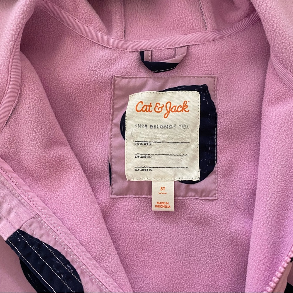 EUC Cat & Jack Girls Orchid Purple and Navy Heart Print Raincoat 5T - Picture 3 of 5